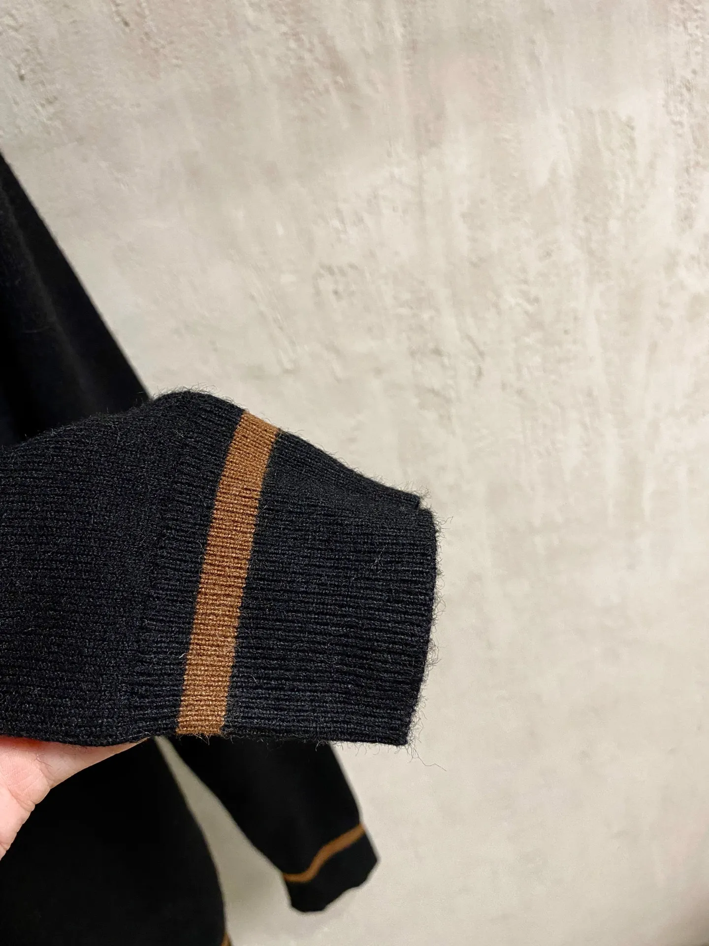 L Autumn and winter half-zip cashmere sweater Polo sweater, custom-made cashmere blended fabric, soft and waxy fabric, matte high-end texture, full three-dimensional texture of the body, keeping warm at the same time, great for spring and autumn alone, or layered with a jacket in winter, neat Polo lapel design, the collar shape is well-shaped, and it is not easy to turn out and collapse the collar; half-open metal zipper, Size: M‑XXXL